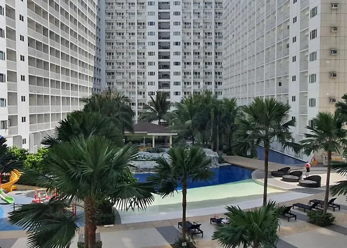 At Last, 1 Bedroom Pool View With Balcony *