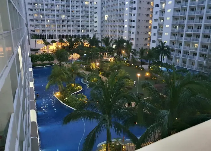 At Last, 1 Bedroom Pool View With Balcony Apartment *